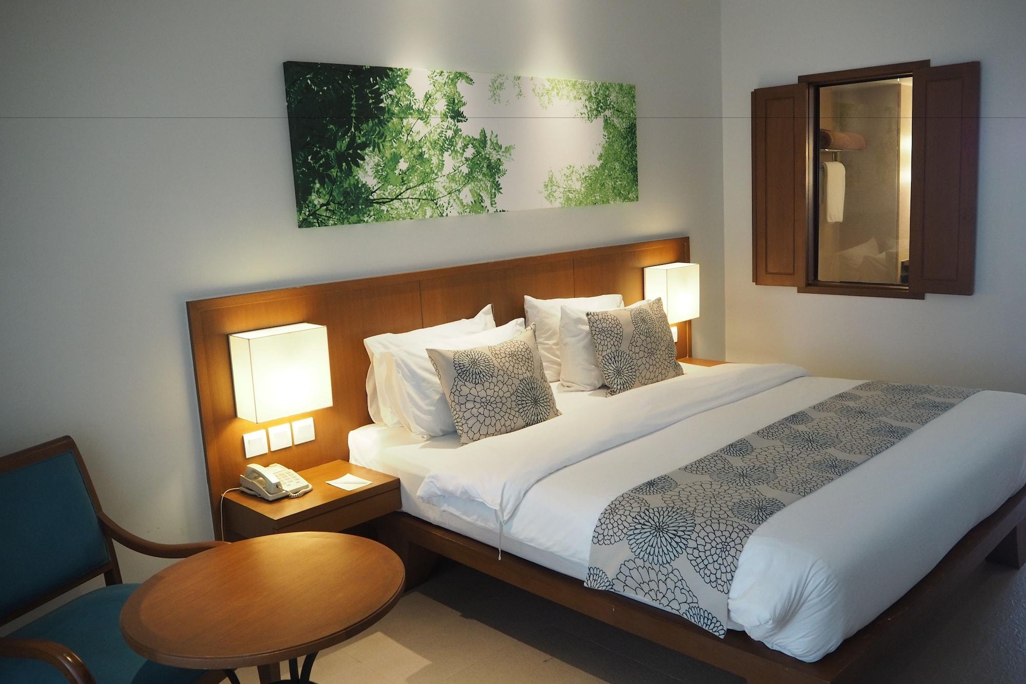 Woodlands Hotel And Resort Паттая Екстер'єр фото