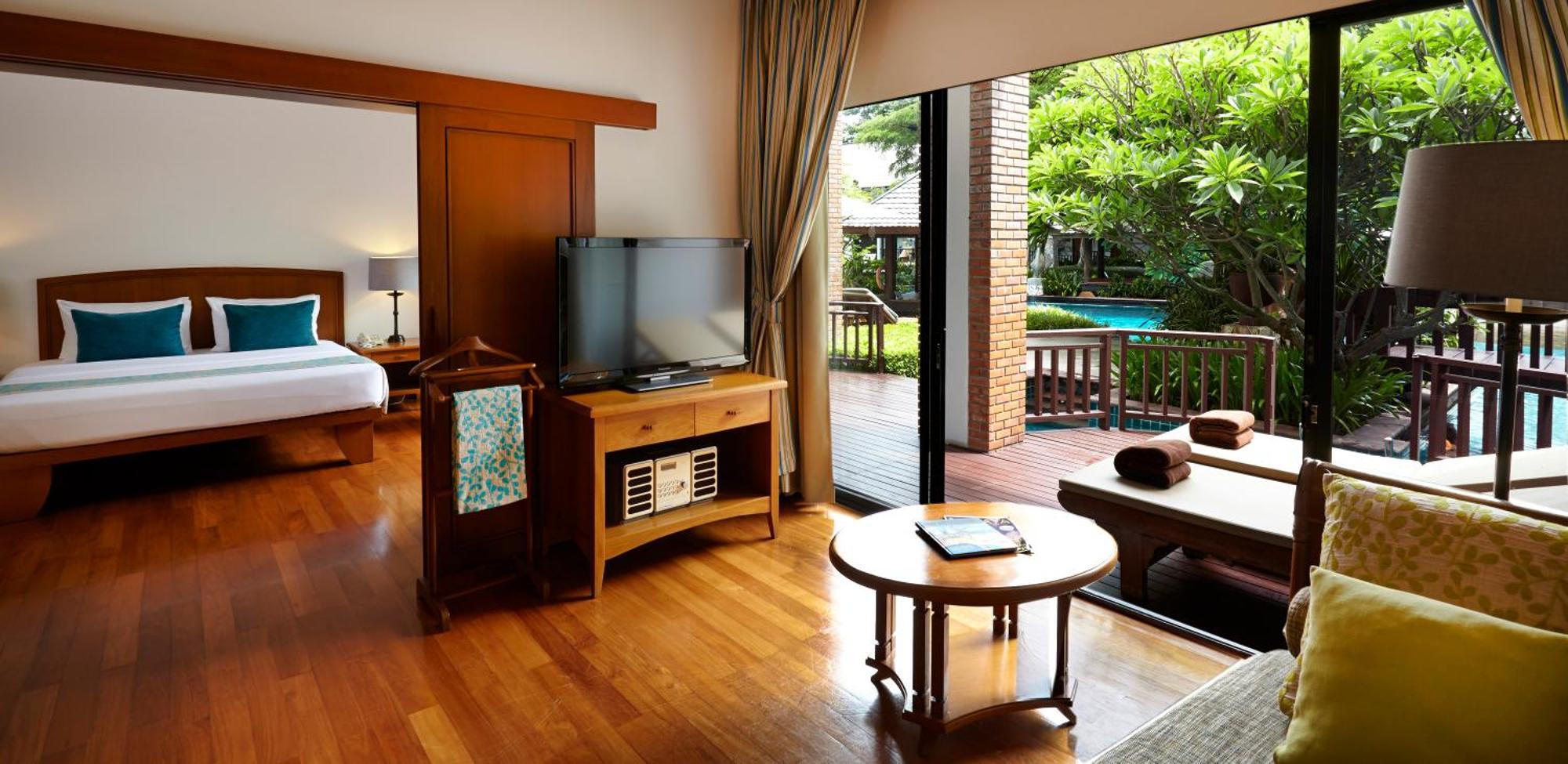 Woodlands Hotel And Resort Паттая Екстер'єр фото
