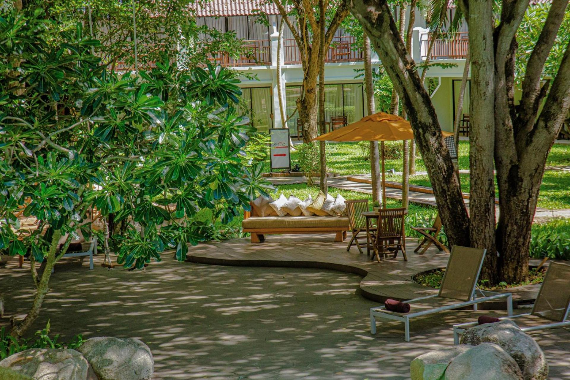 Woodlands Hotel And Resort Паттая Екстер'єр фото